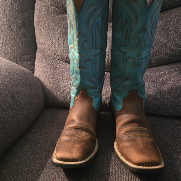 Ariat Shoes - Ariat Brown and Turquoise Western Boots